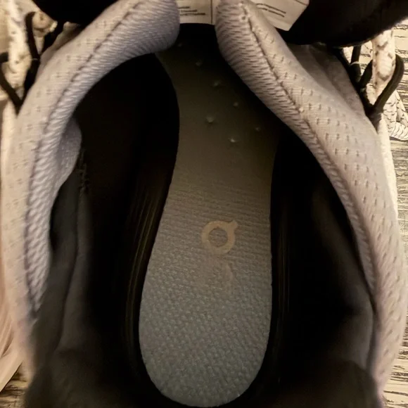 On Running Cloudnova shoes - Picture 8 of 9